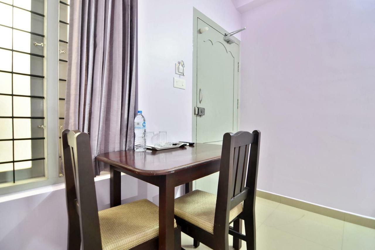 Shanthi Residency Pathanāmthitta Exteriör bild